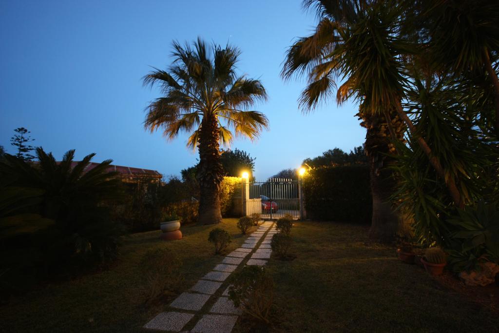 Suite House L'Isola Che Non C'E Fontane Bianche Exterior foto